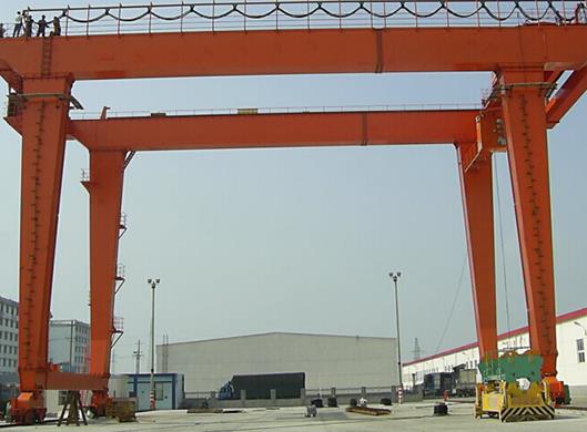 The Importance Of Using Gantry Cranes For Heavy Lifting