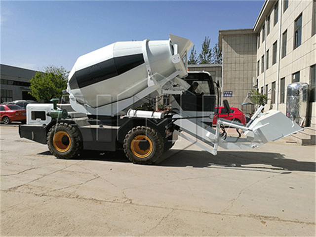 self loading concrete mixer machine for sale