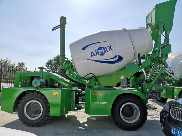 large portable concrete mixer