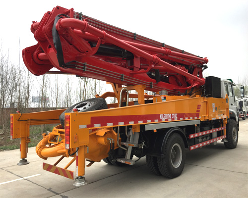 concrete boom pump